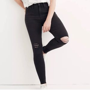 [NWT] Madewell Plus black high rise skinny distressed jeans Size: W37 (22W)